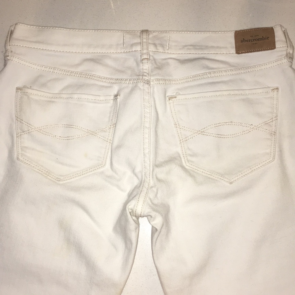 White Abercrombie Kids skinny “Cute Stretch” Jeans